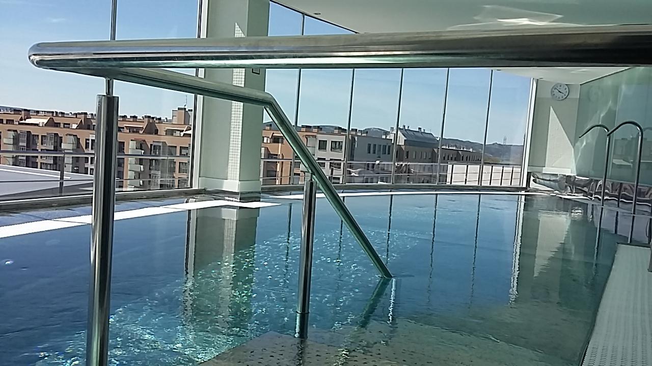 拉库阿大酒店 维多利亚-加斯特伊兹 外观 照片 The swimming pool