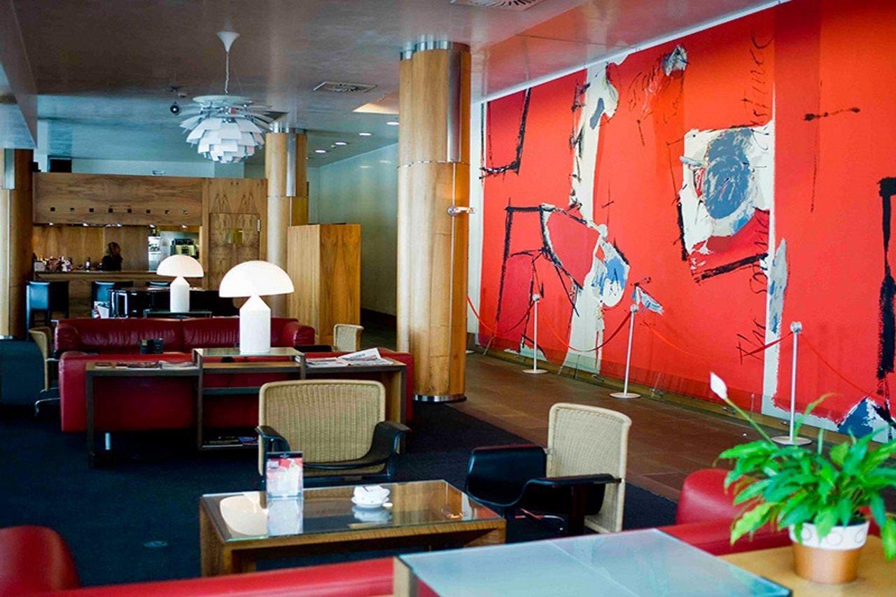 拉库阿大酒店 维多利亚-加斯特伊兹 外观 照片 The interior of the lounge