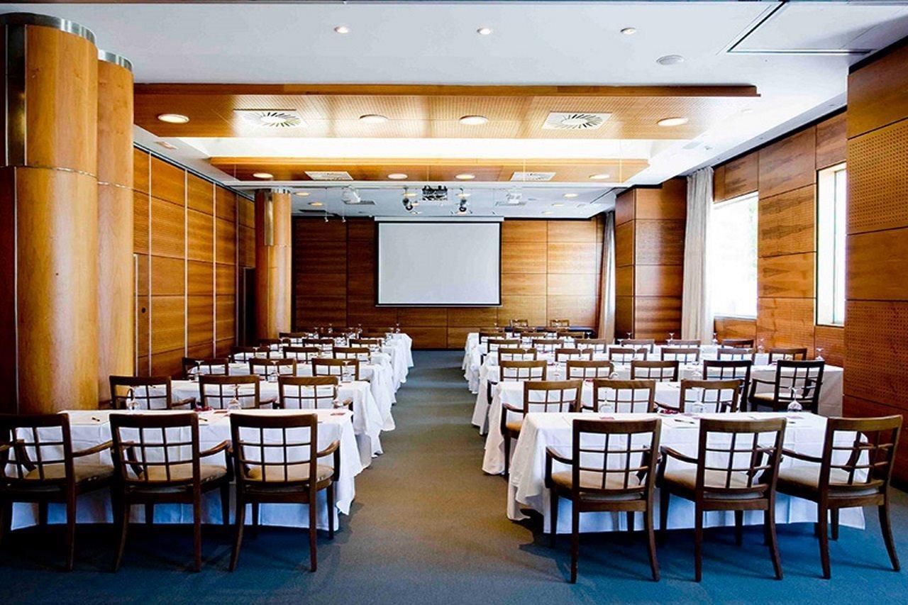 拉库阿大酒店 维多利亚-加斯特伊兹 外观 照片 The conference room
