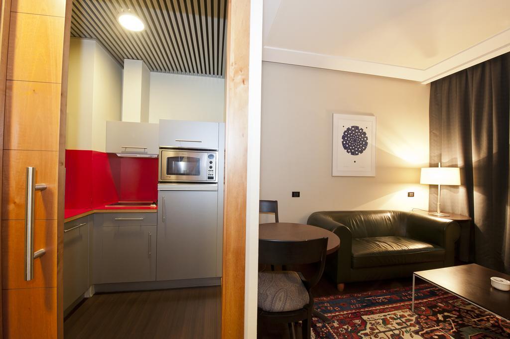 拉库阿大酒店 维多利亚-加斯特伊兹 外观 照片 A studio apartment in London